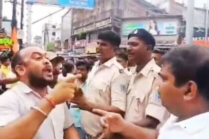 Municipal Corporation action against illegal gutkha shop in Hirapur Dhanbad