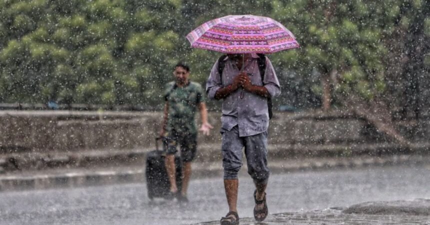 Jharkhand districts under heavy rain and thunderstorm alert with cloudy skies