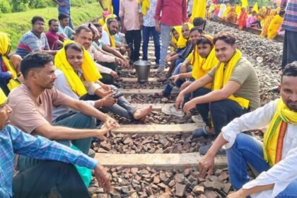 Kurmi protest in Jharkhand blocks rail services, demand ST status