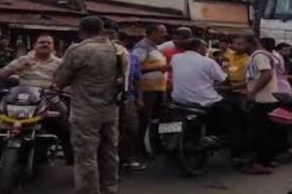 Pakur residents block road in protest against heavy vehicles violating no-entry rules