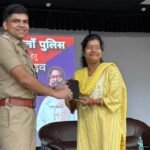 Saraikela Police return 109 lost mobile phones to owners