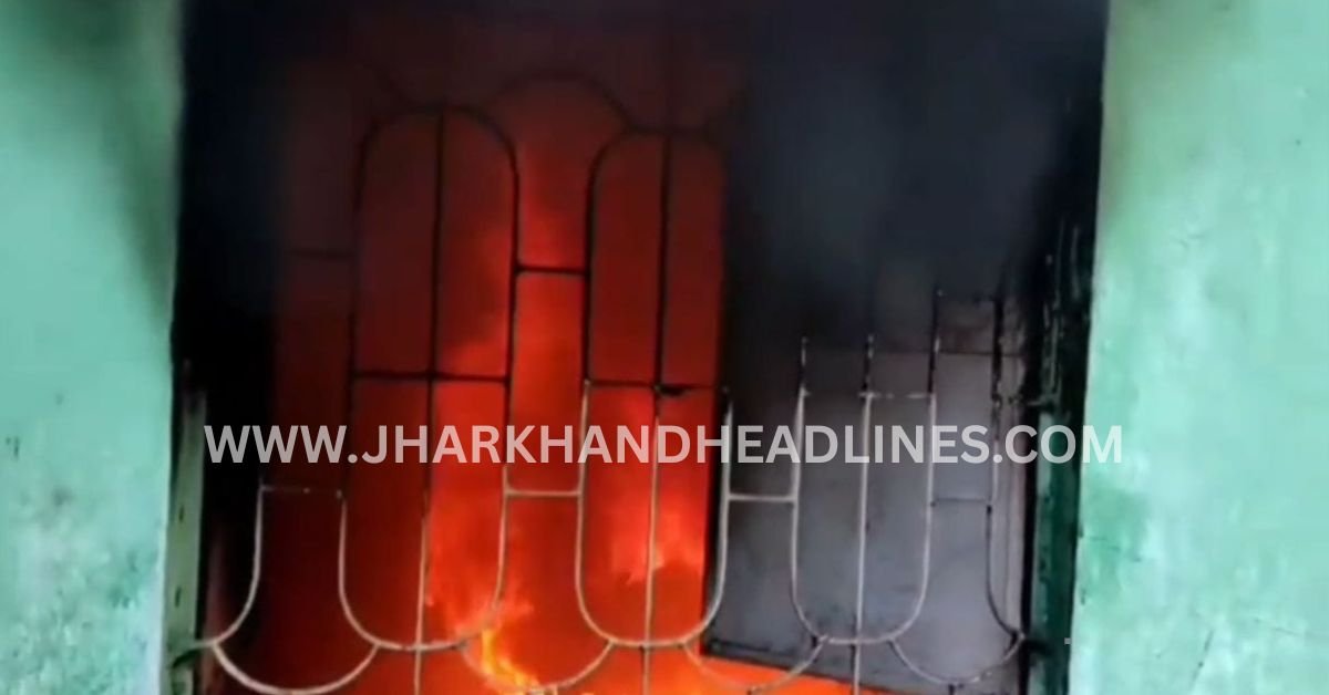Dhanbad News: Massive Fire Breaks Out at Centuries-Old Mangal Chandi Temple in Dhanbad