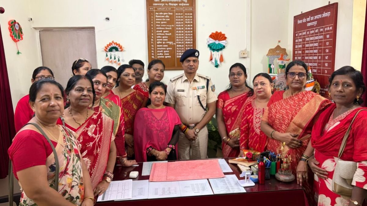 Raksha Bandhan celebrated at Chakradharpur police station as women tie rakhis to police personnel