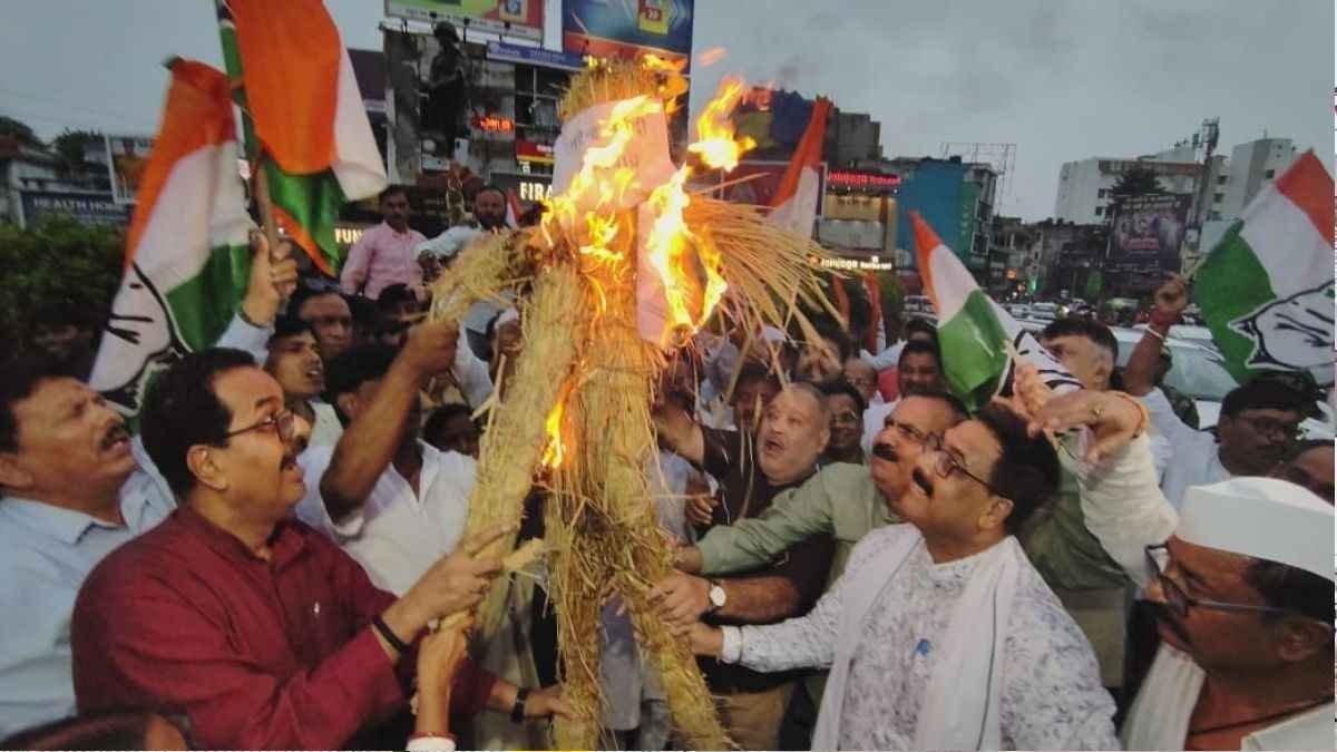 Congress stages Ranchi protest over FIR filed against Rahul Gandhi