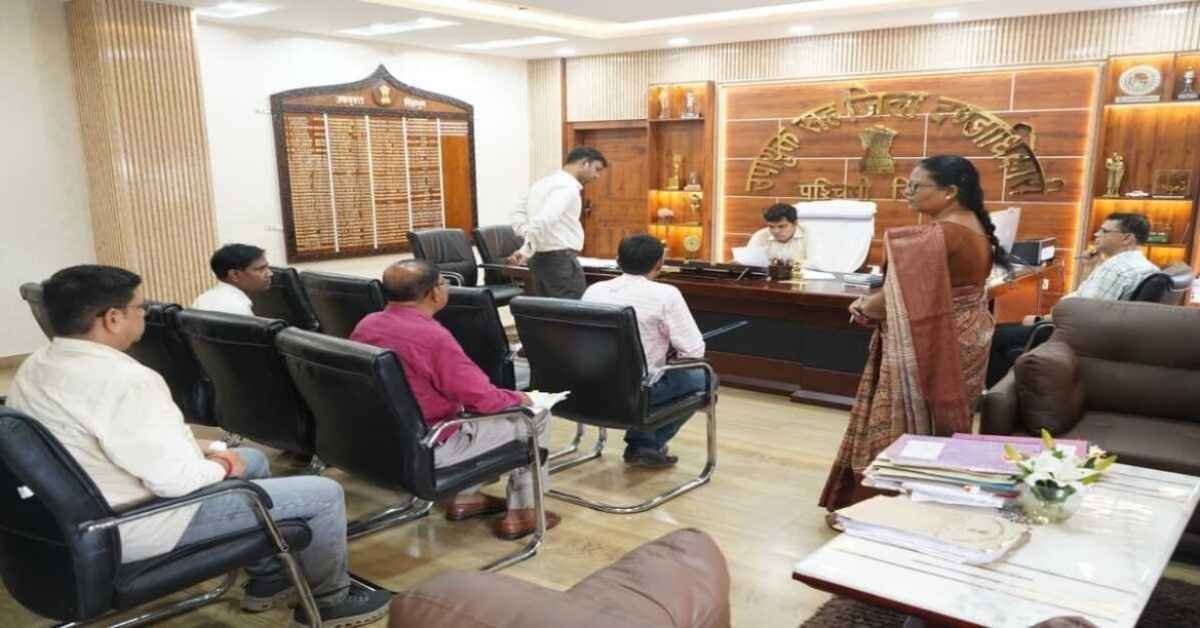Chaibasa News: 13 employees posted, 16 transferred in West Singhbhum district