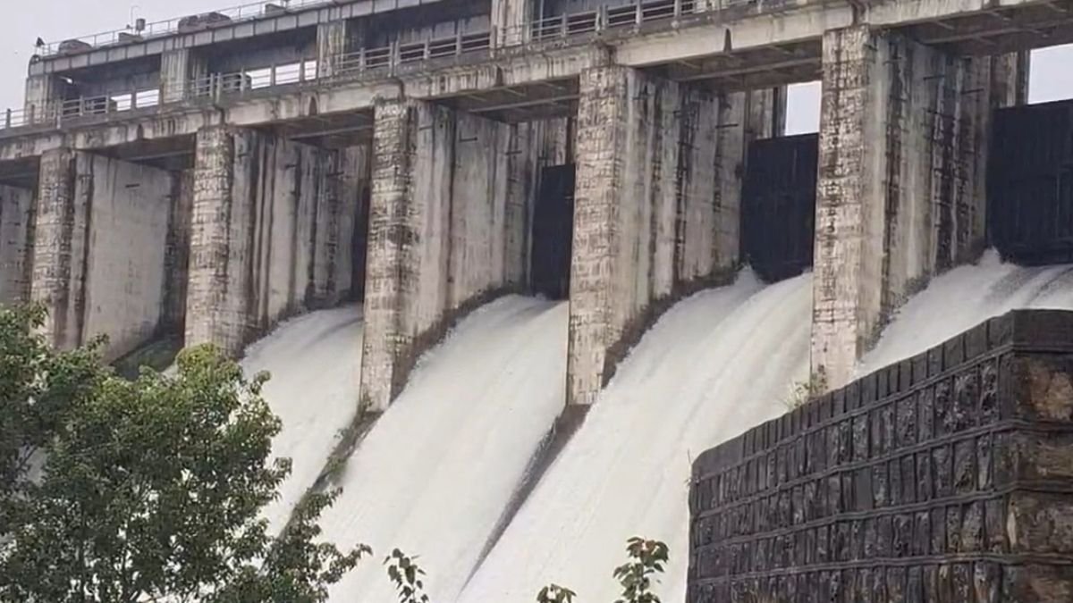 Patratu Dam Opens Two More Gates, Flood Risk Rises in Damodar River