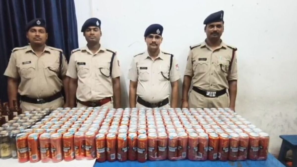 Dhanbad Railway Station: RPF Recovers 130 Litres of Beer and Liquor from Unclaimed Bags on Train