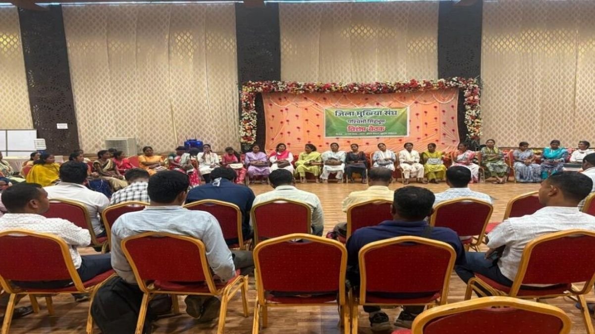 Chaibasa News: Mukhiya Sangh Raises Concerns Over Rights, Security and Panchayat Funding