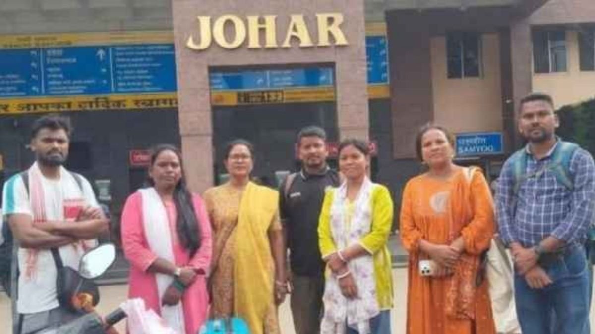 Chakradharpur: Kolhan Delegation Leaves for Delhi Ahead of National Tribal Conference