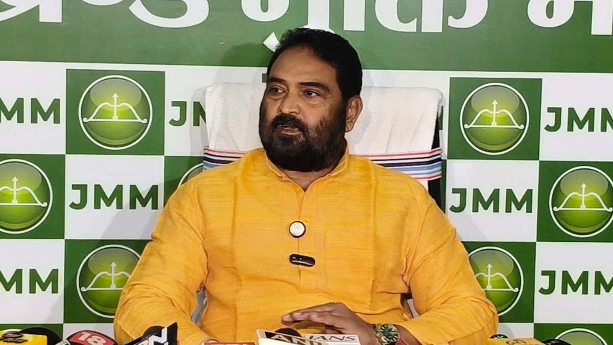 JMM suspends scheduled programmes following the death of minister Sudivya Kumar Sonu