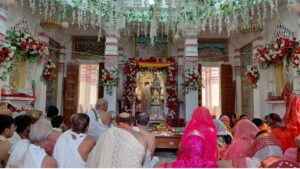 Devotees participate in Paryushan Parv religious programmes at Shri Shwetambar Jain Temple in Doranda Ranchi