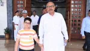 Jharkhand Assembly Speaker Ravindra Nath Mahato with his grandson during a visit to the Assembly