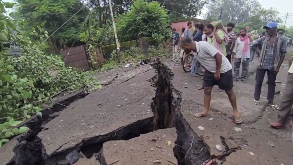 Sijua Land Subsidence Kills Child as Several Houses Collapse in Dhanbad